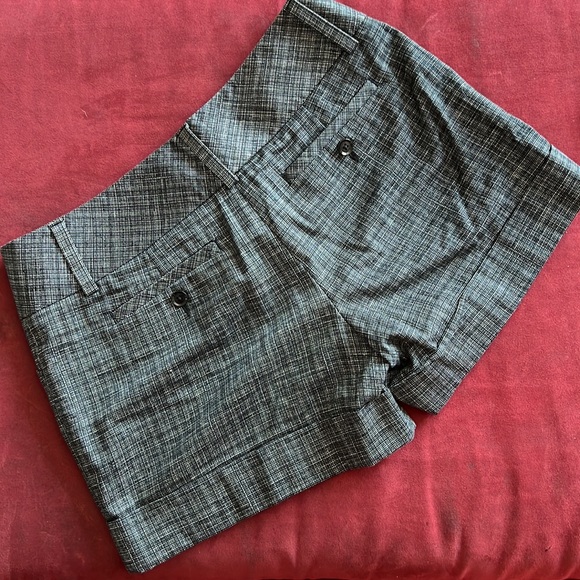 Express design studio women’s size 6 shorts. - Picture 4 of 5